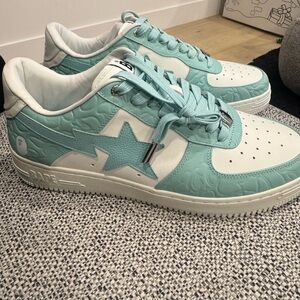 A BATHING APE BAPE STA #4 M1
SAX/WHITE